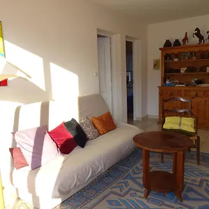 location-vacances-coux.hotels-rhonealpes.com/