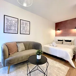larizona.hotels-rhonealpes.com/